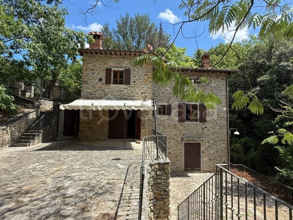 casa indipendente in vendita a Cortona in zona Casale