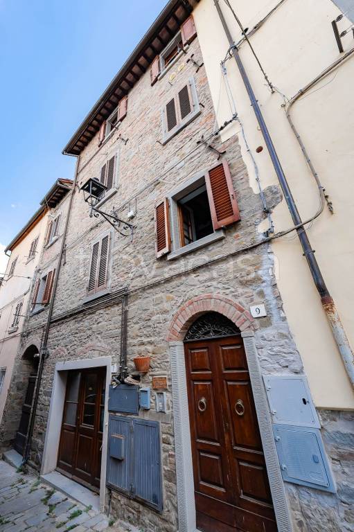 casa indipendente in vendita a Cortona