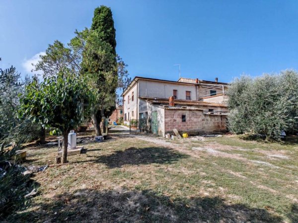 casa indipendente in vendita a Cortona in zona Farneta