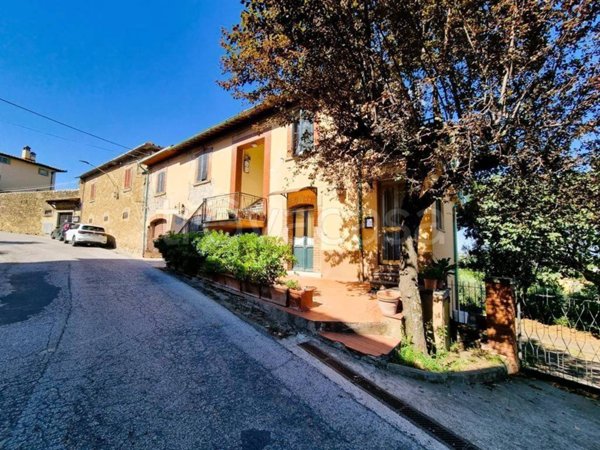 appartamento in vendita a Cortona in zona Ossaia