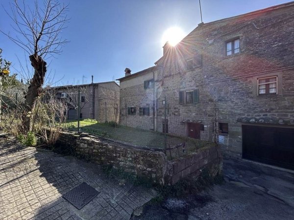 casa indipendente in vendita a Cortona in zona Pergo