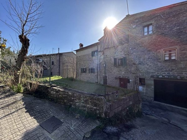 casa indipendente in vendita a Cortona in zona Pergo