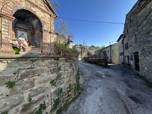casa indipendente in vendita a Cortona in zona Pergo