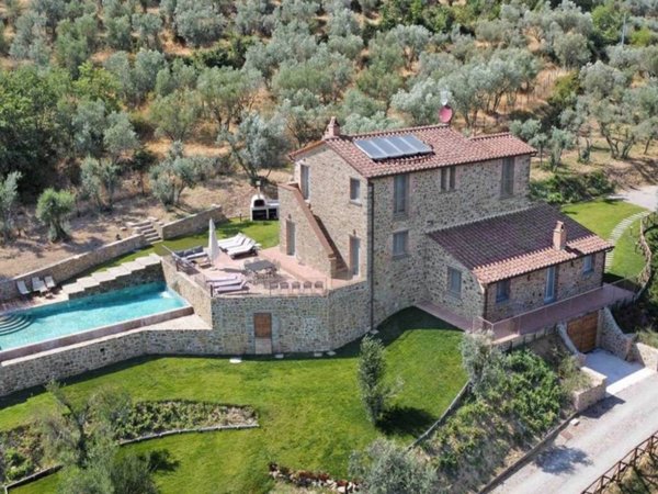 casa indipendente in vendita a Cortona in zona Casale