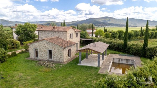 casale in vendita a Cortona in zona Casale