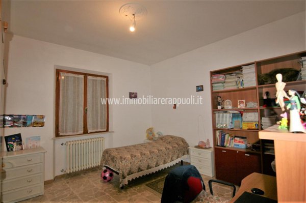 casa indipendente in vendita a Cortona