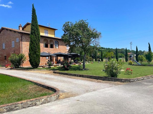 casa indipendente in vendita a Cortona