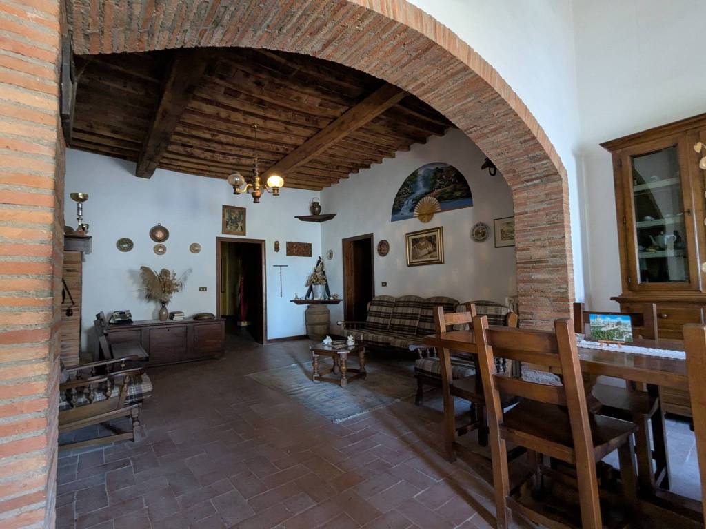 casa indipendente in vendita a Cortona in zona Casale