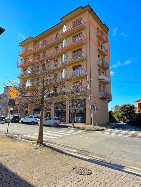 appartamento in vendita a Cortona in zona Camucia