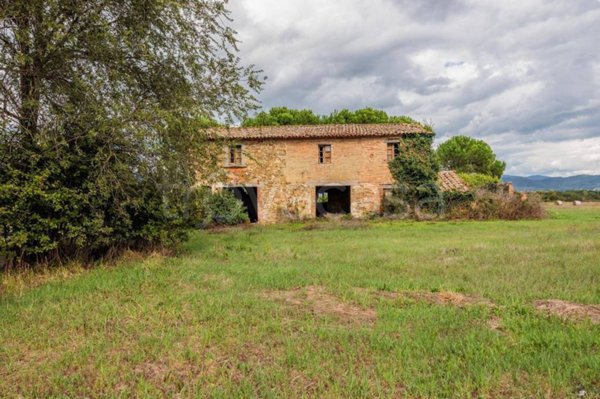 casa indipendente in vendita a Cortona