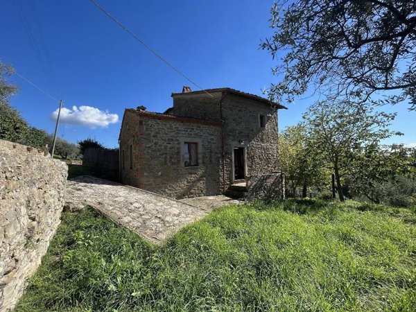 pentavano in vendita a Cortona in zona Pergo