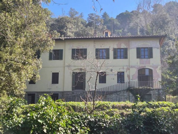 casa indipendente in vendita a Cortona