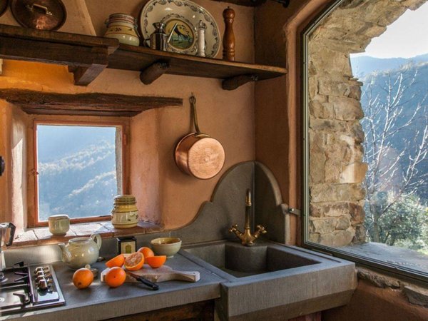 casa indipendente in vendita a Cortona in zona Casale