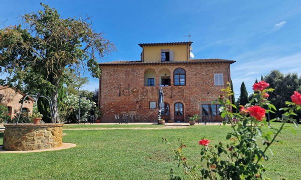 casale in vendita a Cortona in zona Casale