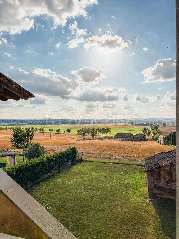 casa indipendente in vendita a Cortona