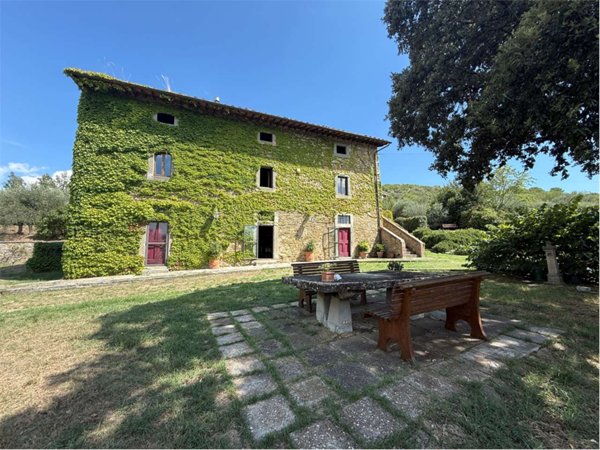 casa indipendente in vendita a Cortona in zona Casale