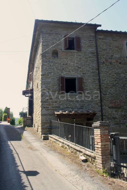 casa indipendente in vendita a Cortona