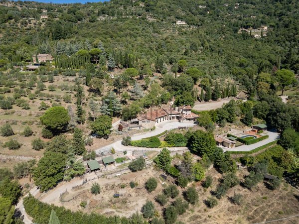 casale in vendita a Cortona