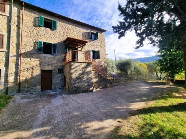 casa indipendente in vendita a Cortona