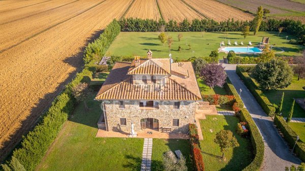 casale in vendita a Cortona in zona Casale