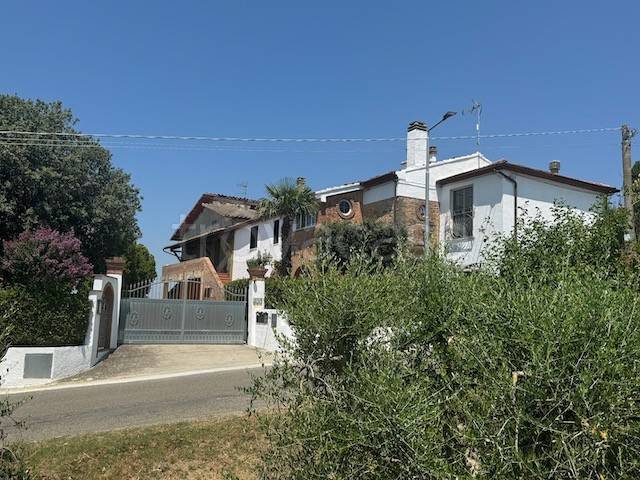 casa indipendente in vendita a Cortona in zona Casale