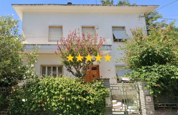 casa indipendente in vendita a Cortona in zona Camucia