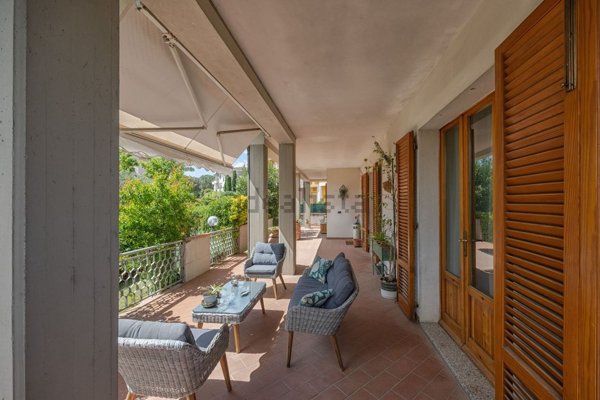 casa indipendente in vendita a Cortona