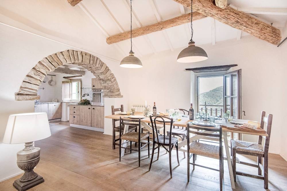 casa indipendente in vendita a Cortona in zona Pierle