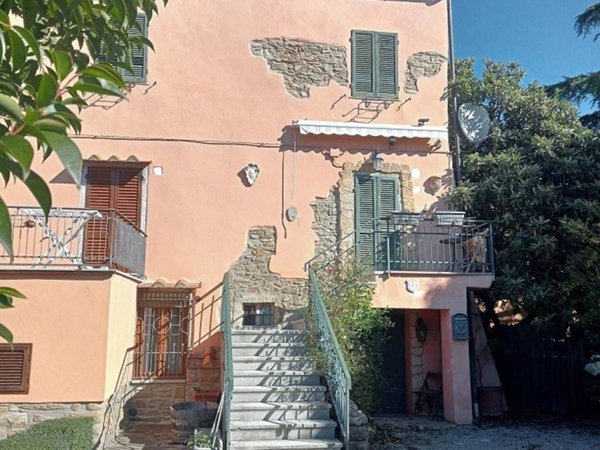 casa indipendente in vendita a Cortona in zona Pergo