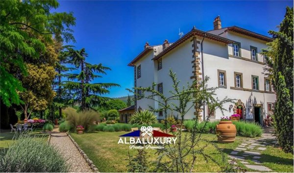 villa in vendita a Cortona