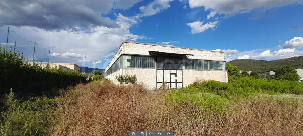 casa indipendente in vendita a Cortona in zona Ossaia