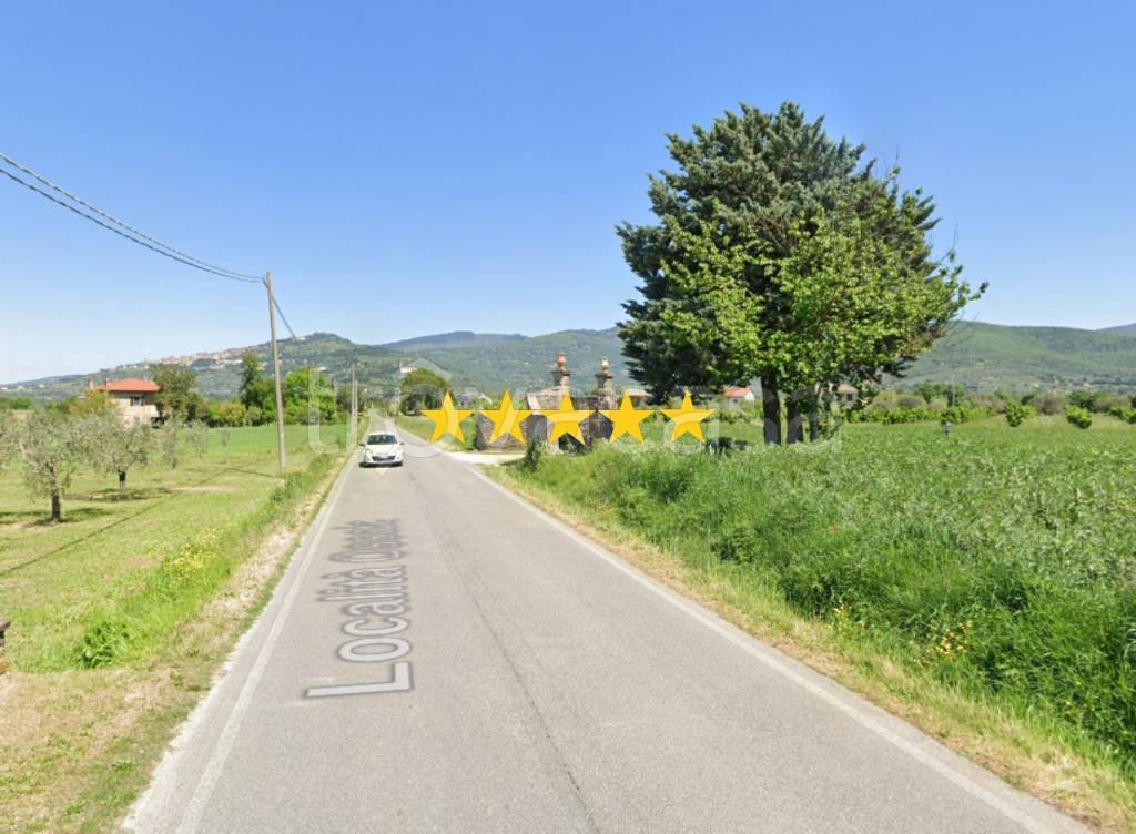 casa indipendente in vendita a Cortona