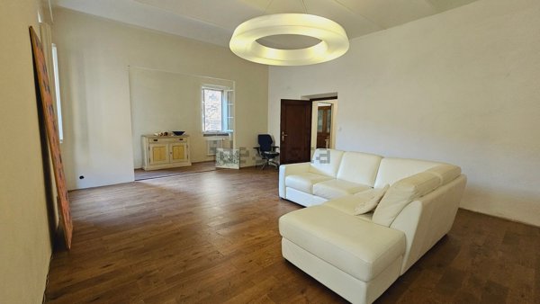 casa indipendente in vendita a Cortona