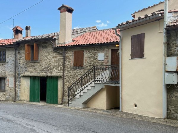 casa indipendente in vendita a Cortona in zona Portole