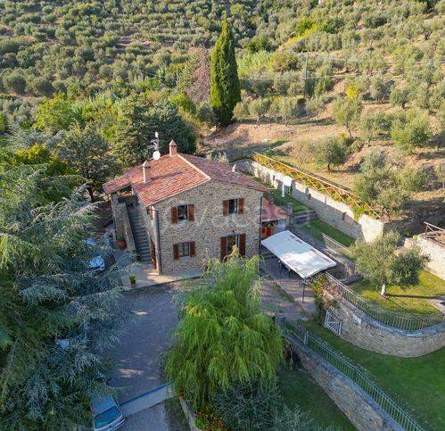 casa indipendente in vendita a Cortona in zona Casale