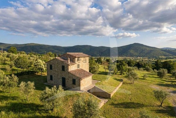 casale in vendita a Cortona in zona Pergo