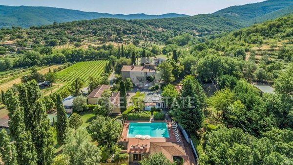 negozio in vendita a Cortona