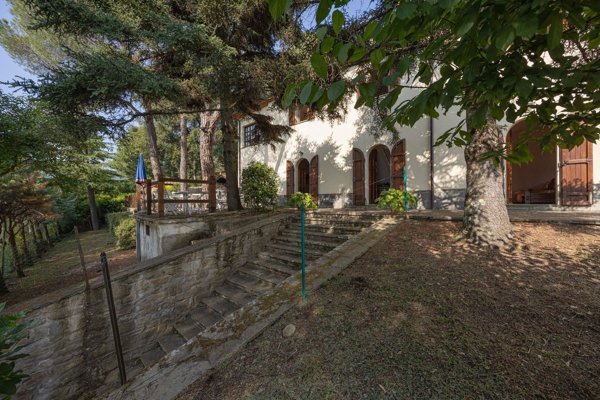 casa indipendente in vendita a Cortona in zona Torreone