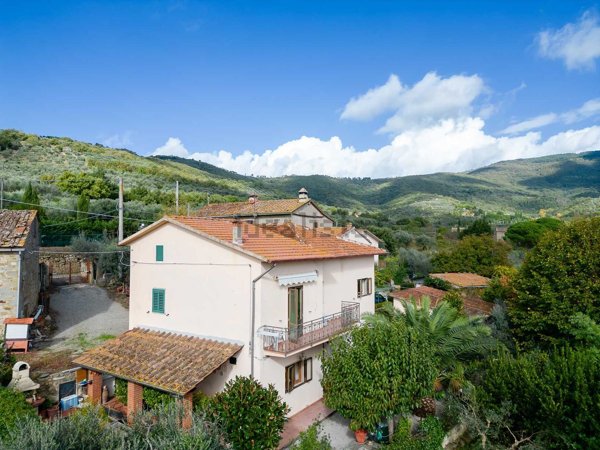 casa indipendente in vendita a Cortona in zona San Pietro a Cegliolo
