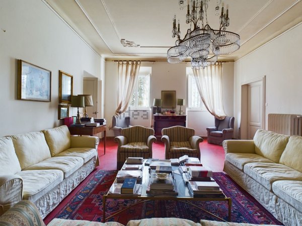 casa indipendente in vendita a Cortona