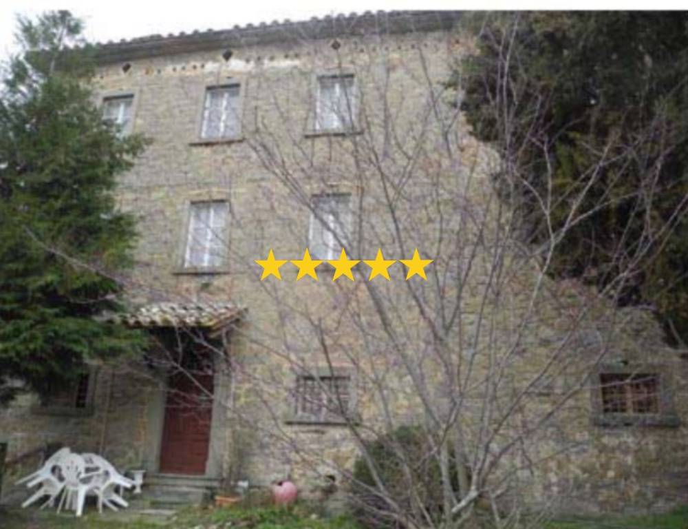 casa indipendente in vendita a Cortona