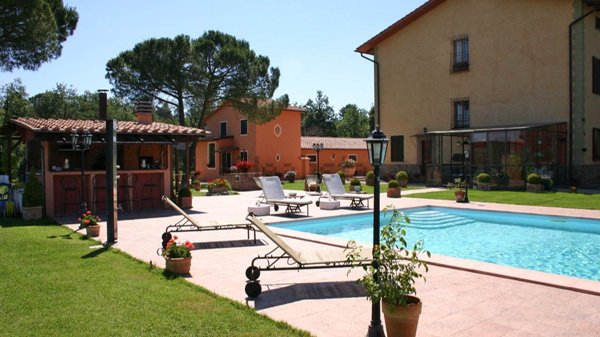 casa indipendente in vendita a Cortona