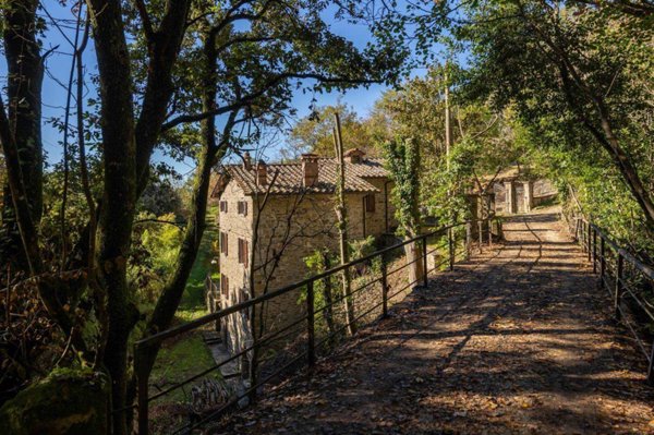 casa indipendente in vendita a Cortona in zona Casale