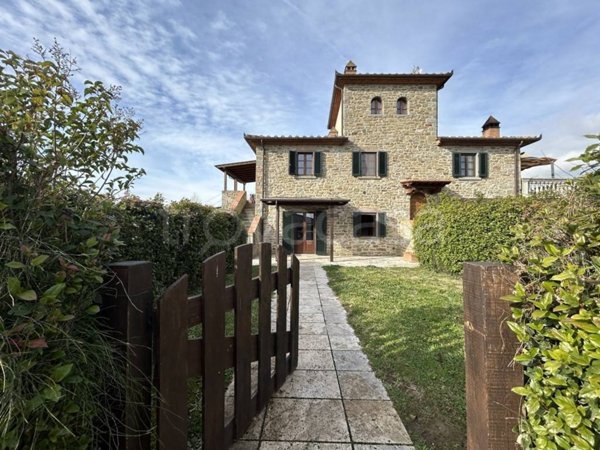 appartamento in vendita a Cortona in zona Camucia