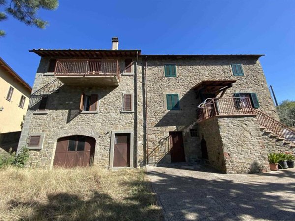 casa indipendente in vendita a Cortona
