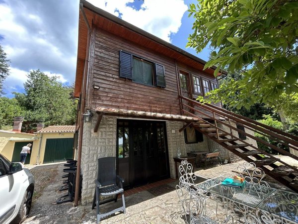 casa indipendente in vendita a Cortona in zona Tornia