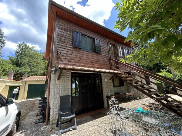 casa indipendente in vendita a Cortona in zona Tornia