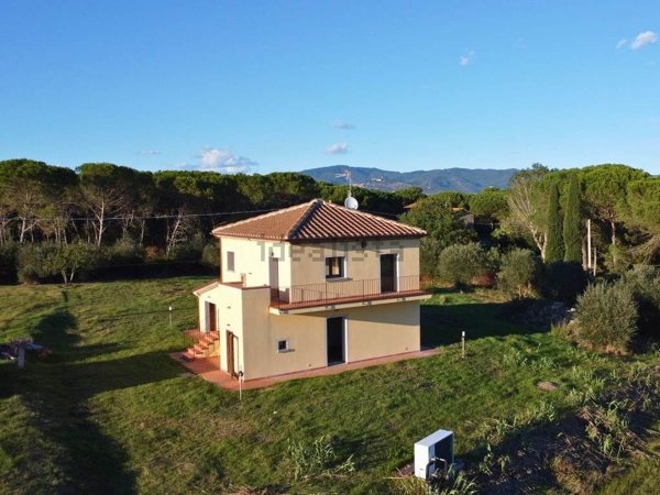 casale in vendita a Cortona in zona San Lorenzo