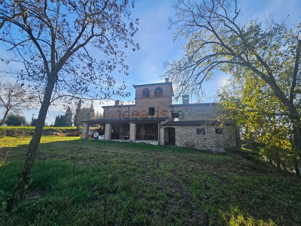 casale in vendita a Cortona in zona Casale
