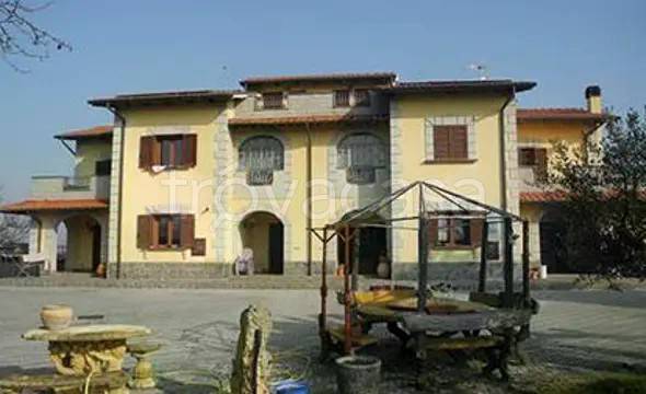 appartamento in vendita a Cortona in zona Montecchio